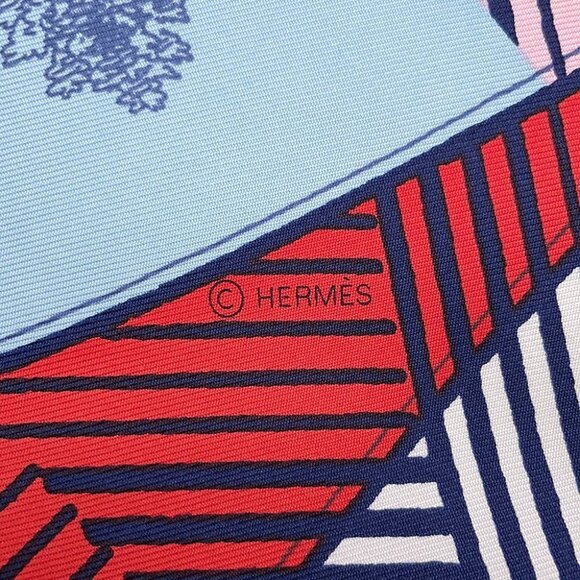 HERMES Scarf Carre Jeu des omnibus et damesBlanches Omnibus White Lady Game - Picture 6 of 7